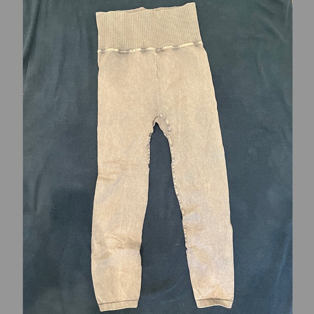 FP Movement - Ruched-back leggings (7/8 length, M/L)